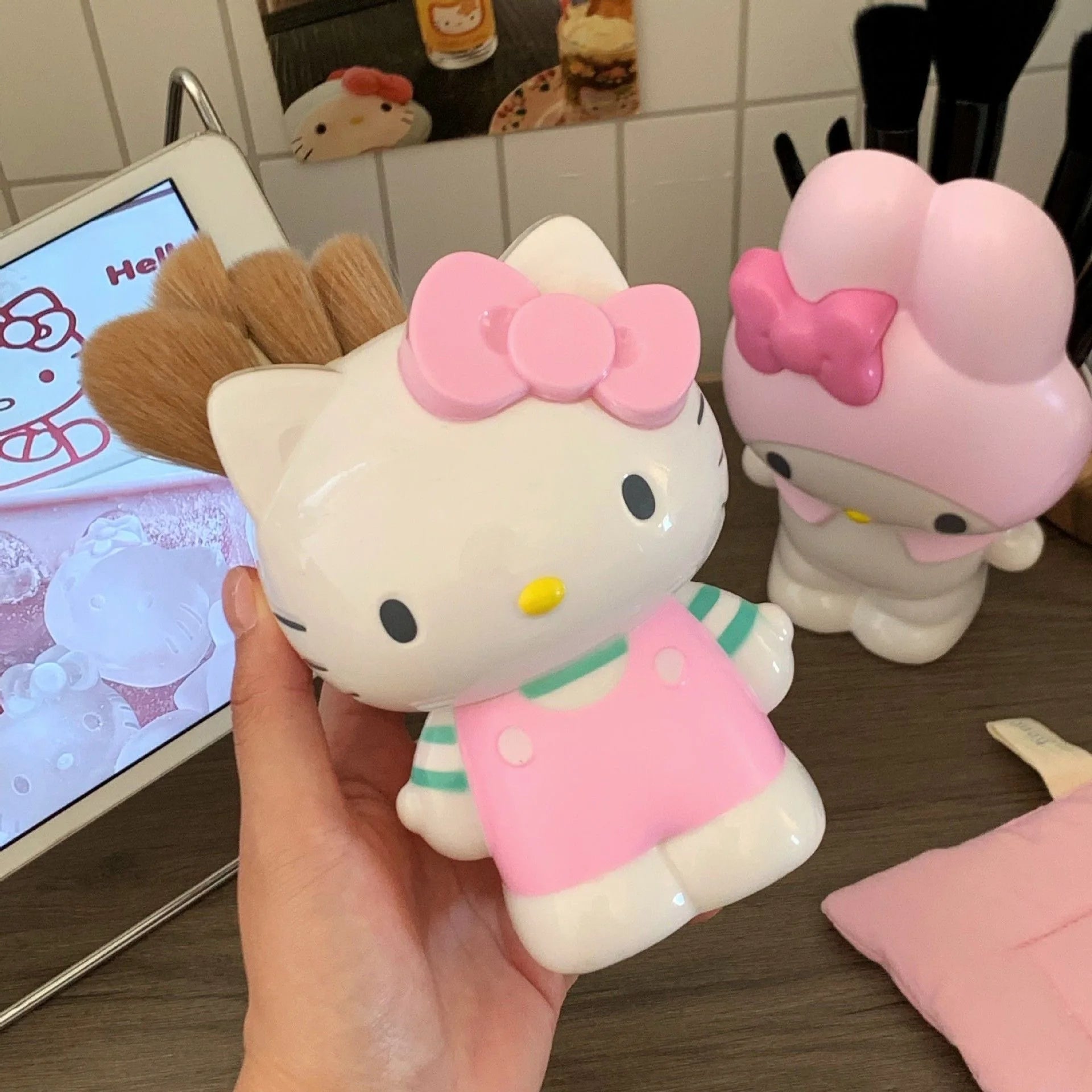 Kawaii Sanrio Pen & Makeup Brush Holder